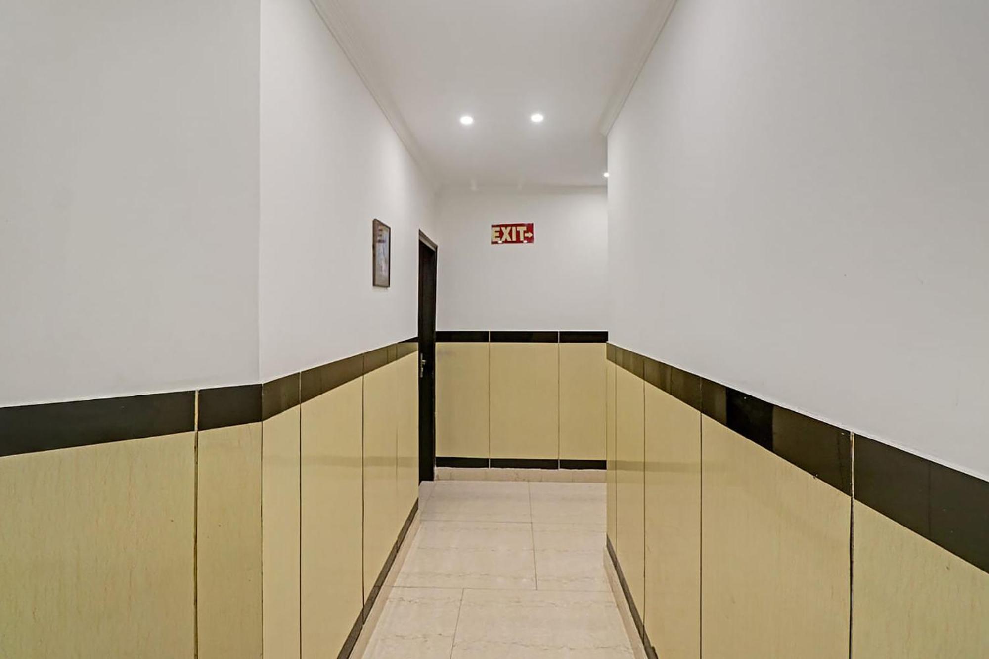 Fabexpress Lloyd House Hotel New Delhi Ngoại thất bức ảnh