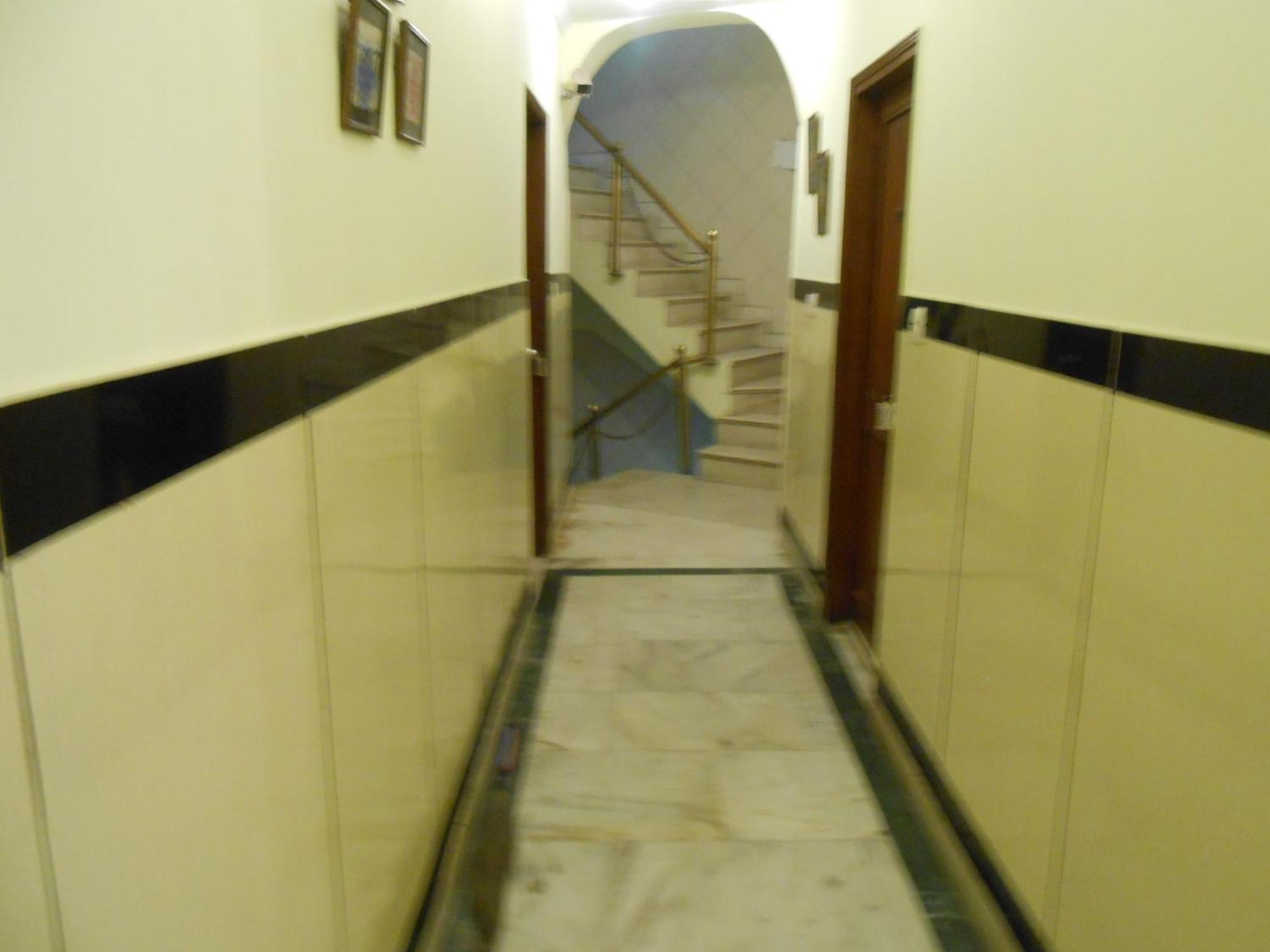 Fabexpress Lloyd House Hotel New Delhi Ngoại thất bức ảnh