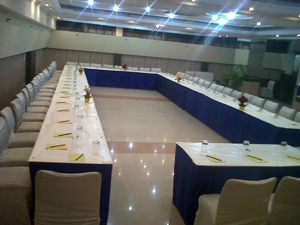 Fabexpress Lloyd House Hotel New Delhi Ngoại thất bức ảnh