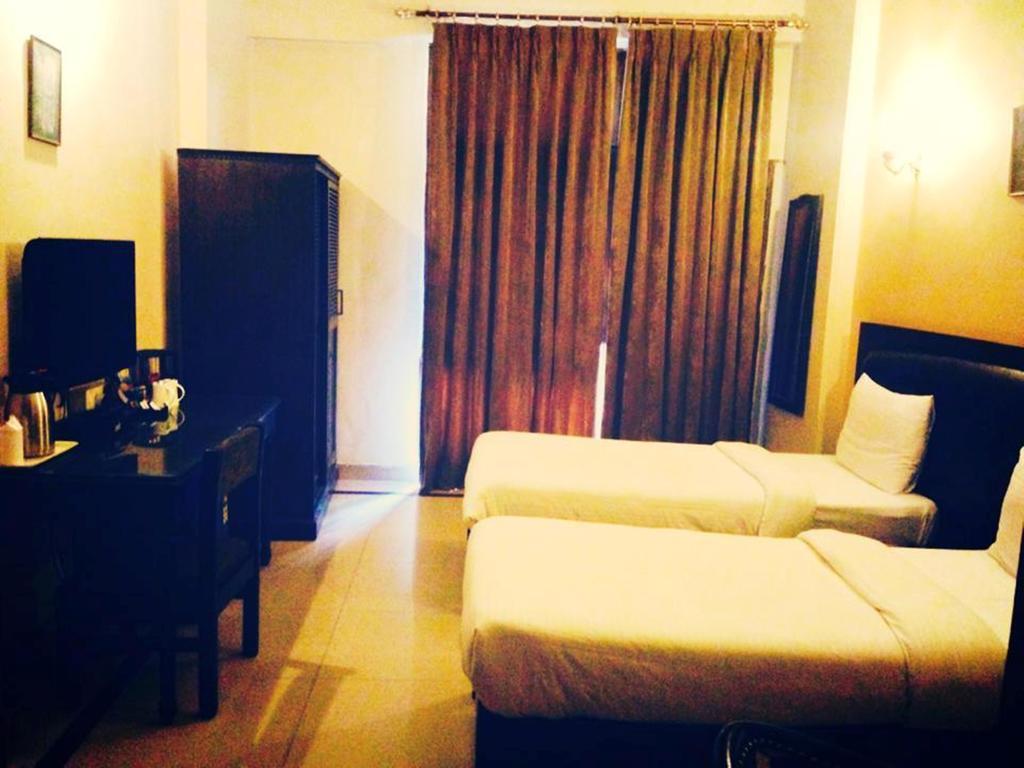 Fabexpress Lloyd House Hotel New Delhi Ngoại thất bức ảnh